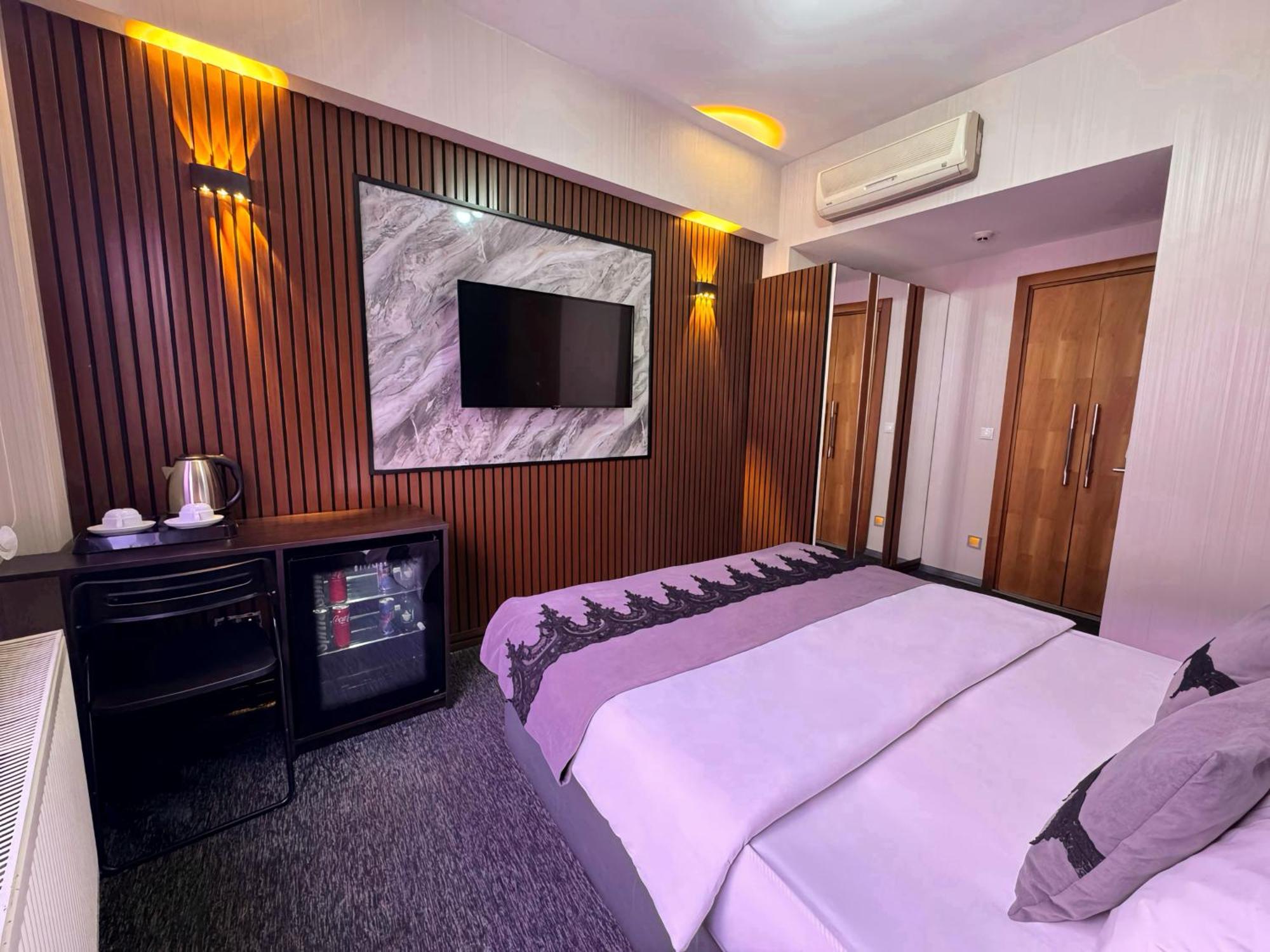 Black Art Otel Istanbul Exterior photo